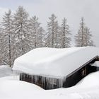 Verschneites Haus auf der Riederalp