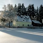 Verschneites Haus HDR