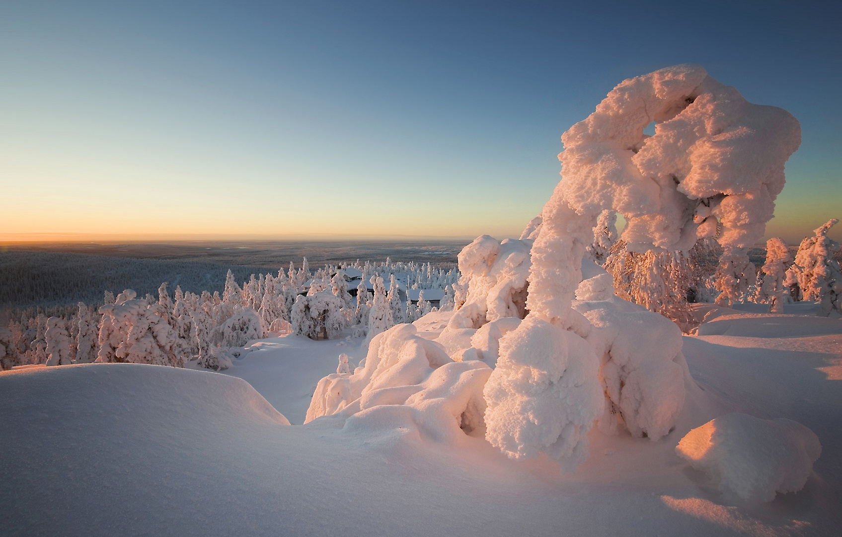 Verschneites Lappland