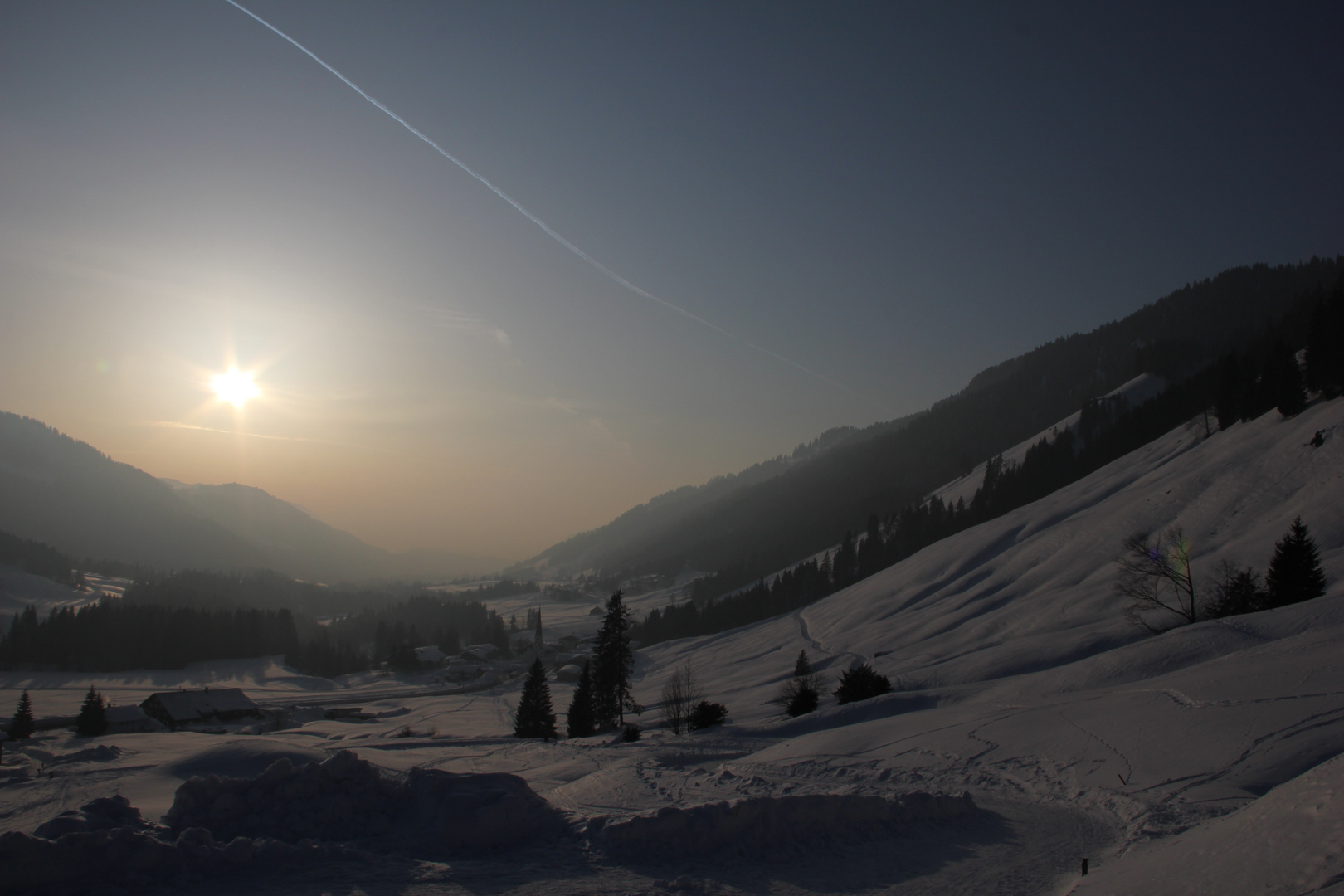 verschneites Tal im Allgäu