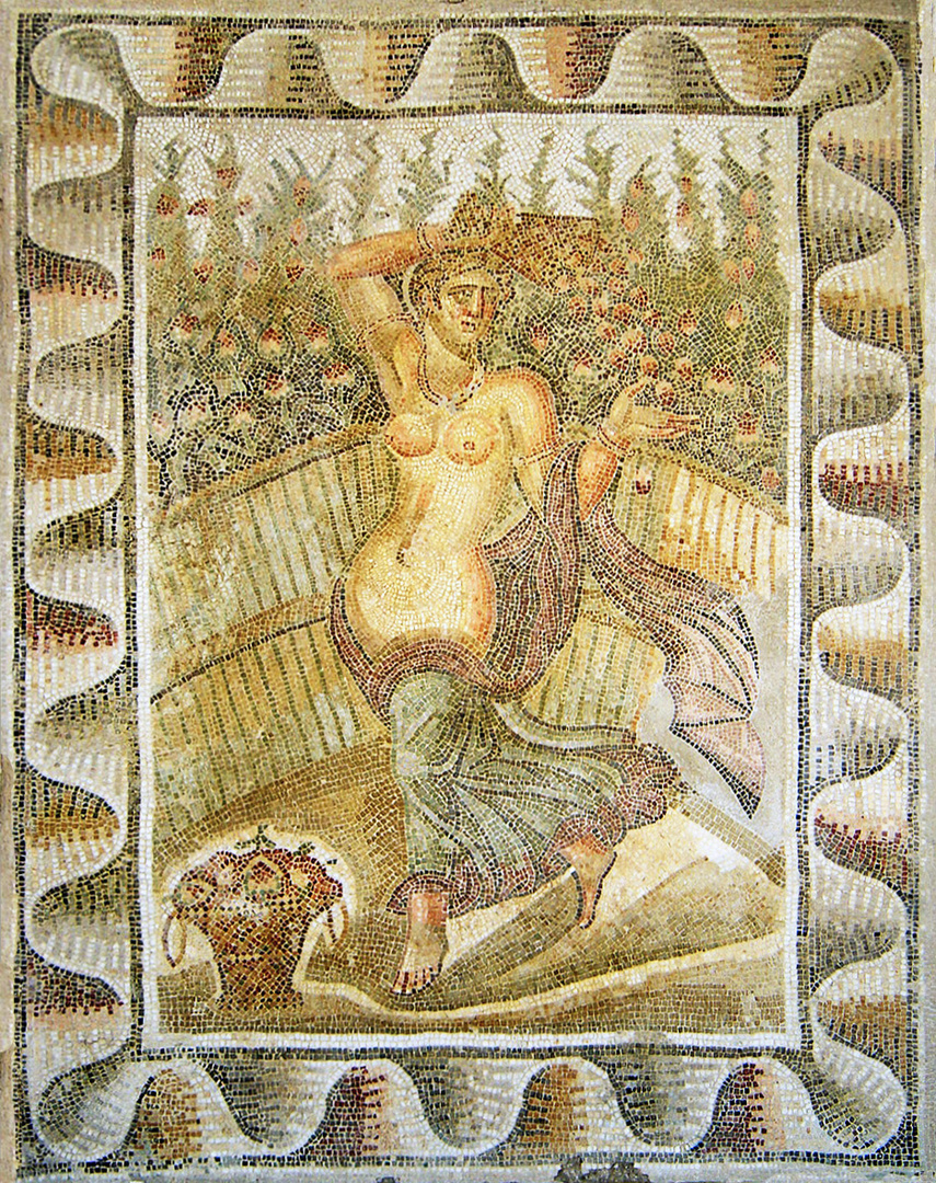 Verseuse vue de face -  mosaïque (IVème siècle)