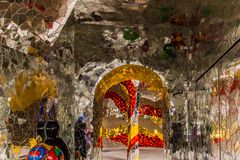 verspiegelt - Niki de Saint Phalle-Grotte im Großen Garten/Hannover-Herrenhausen