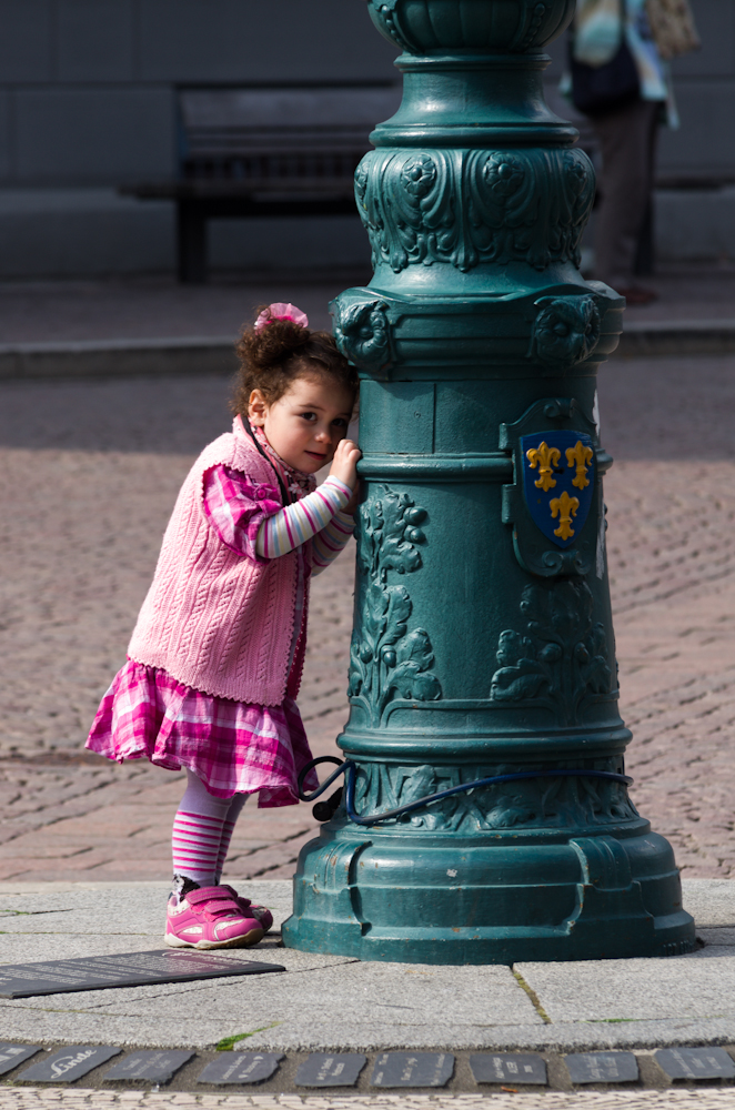 Versteck spielen auf dem Schlossplatz