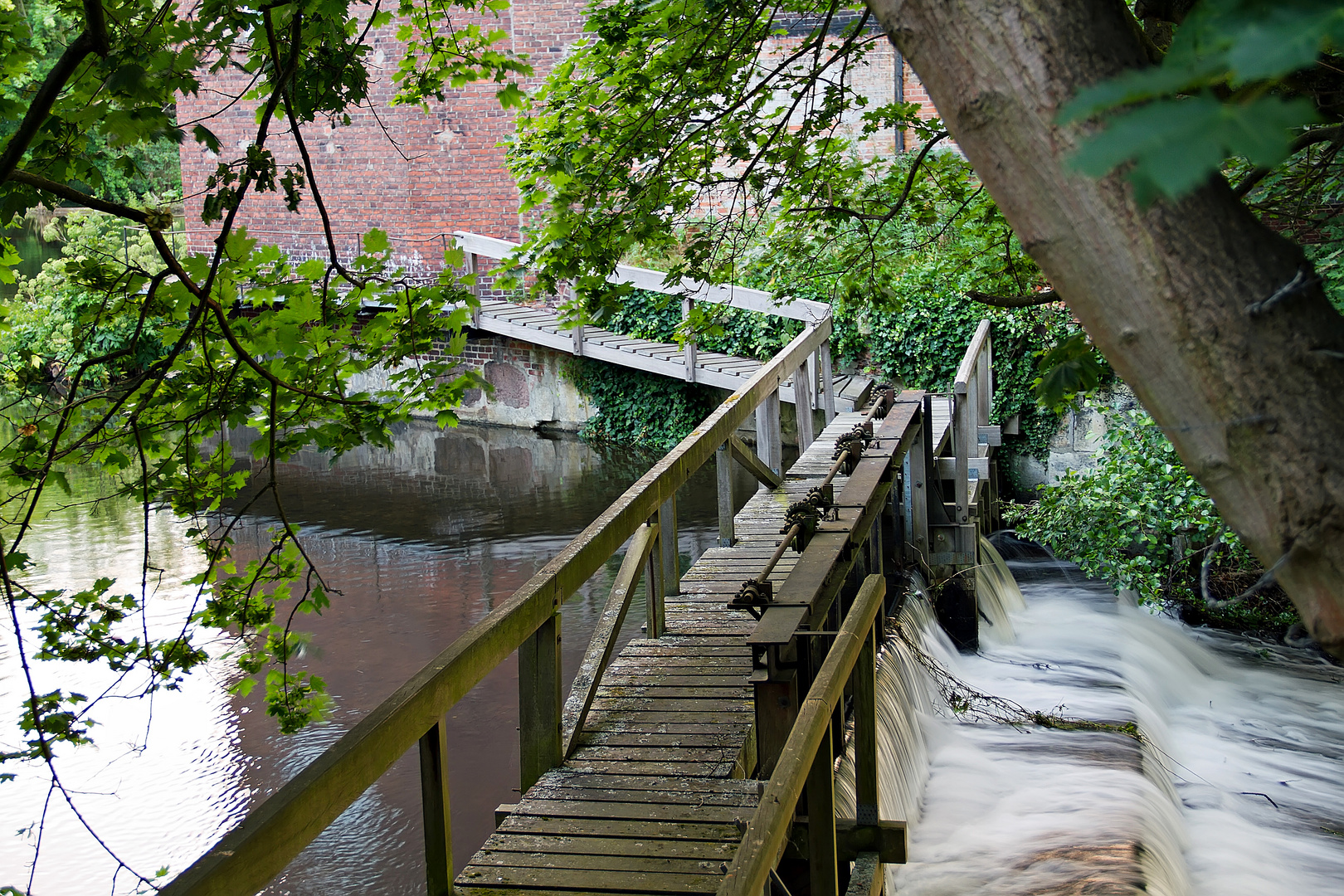 Versteckte Brücke