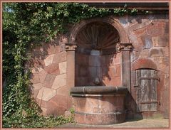 Versteckter Brunnen