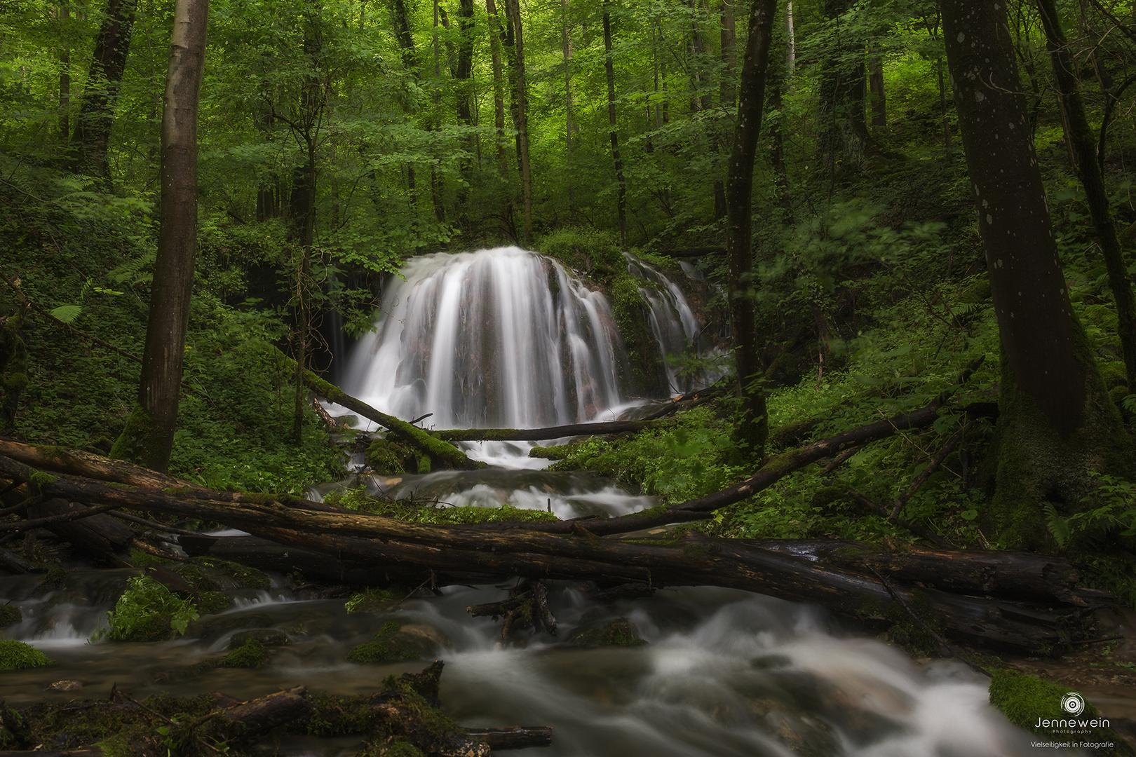 Versteckter Wasserfall