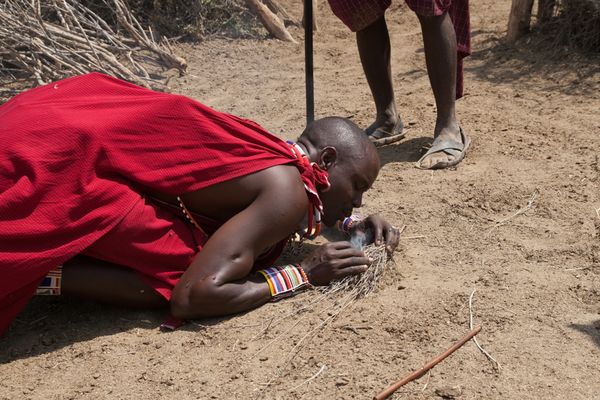 versuch Feuer zu machen