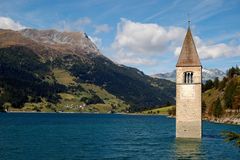 Versunkene Kirche im Reschensee