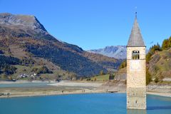 versunkener Kirchturm