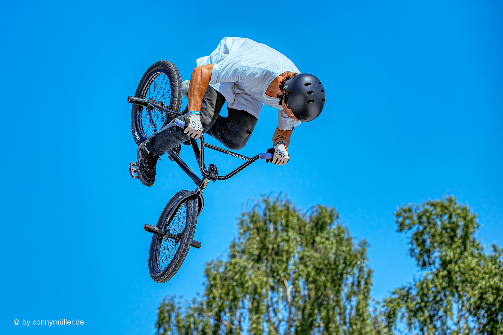 Vert Skating