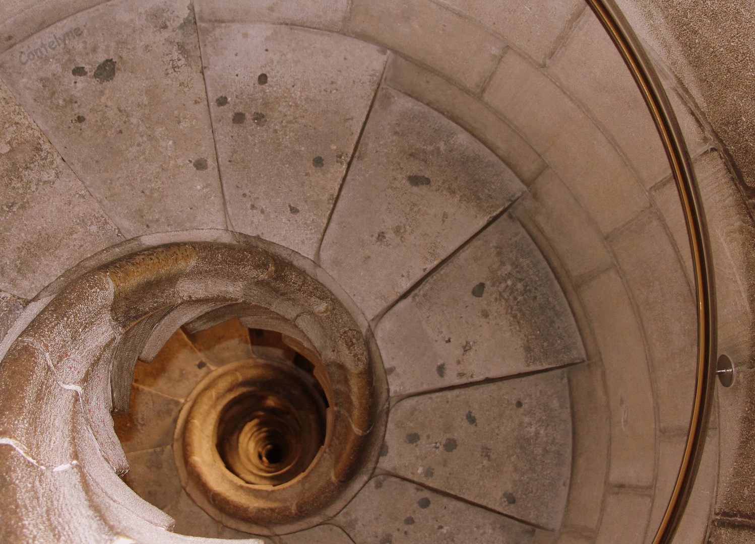 Vertige dans la Basilique de GAUDI