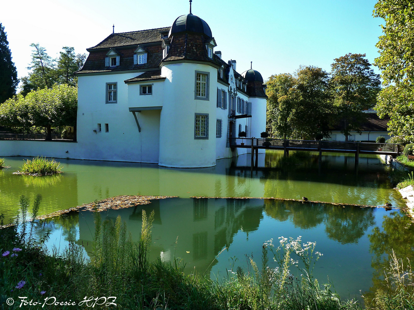 Verträumtes Wasserschloss (Bottmingen bei Basel Schweiz)