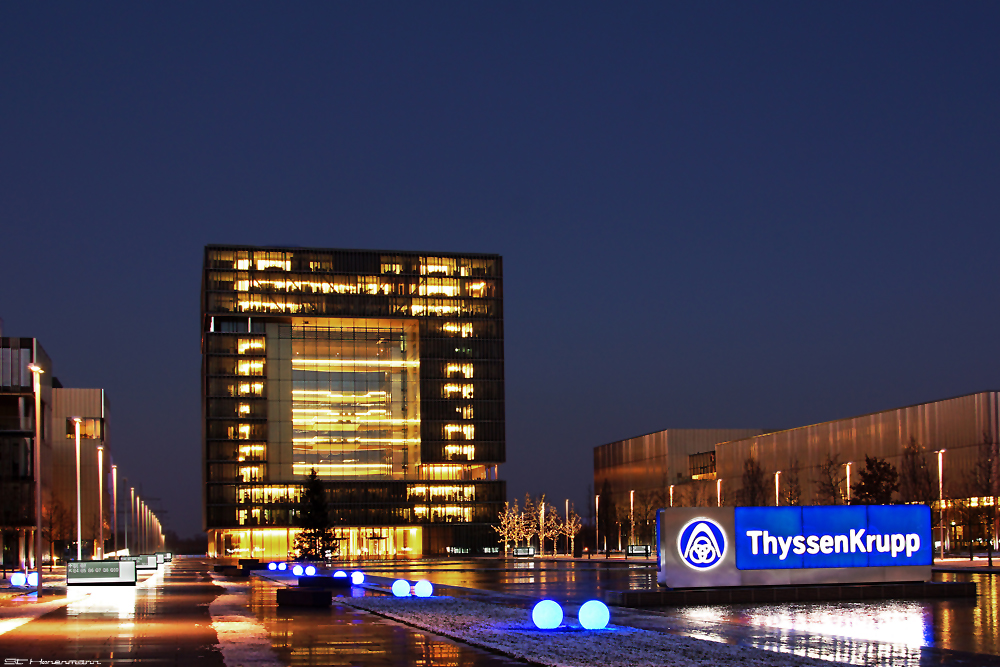 Verwaltung ThyssenKrupp in Essen Foto & Bild | architektur, architektur bei nacht, motive Bilder ...