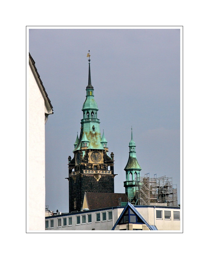 Verwaltungsgebäude am Neumarkt mit Turm (ehemaliges Rathaus Elberfeld)