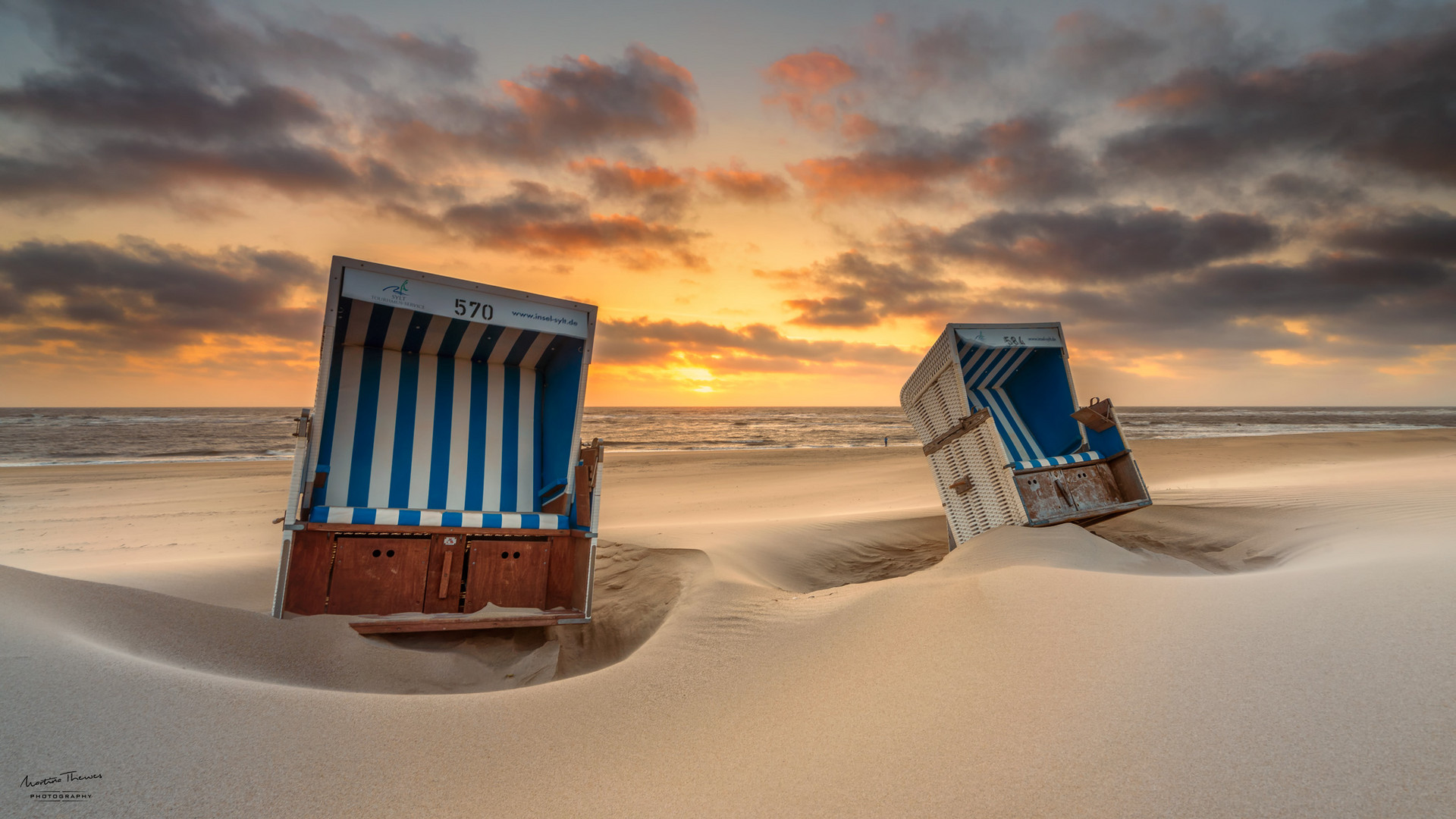 Verwehte Strandkörbe auf Sylt