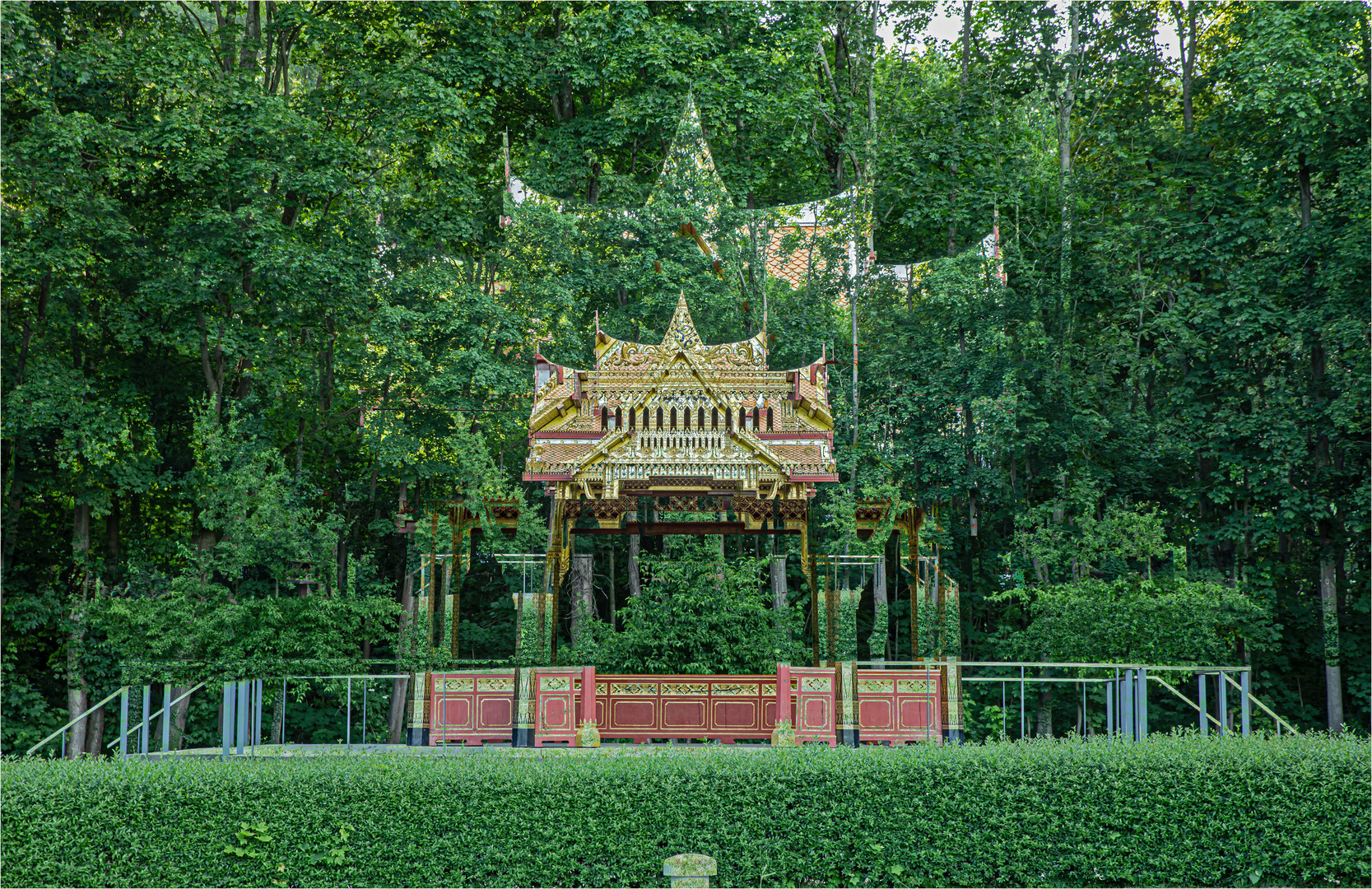 Verwunschener Thai-Tempel?