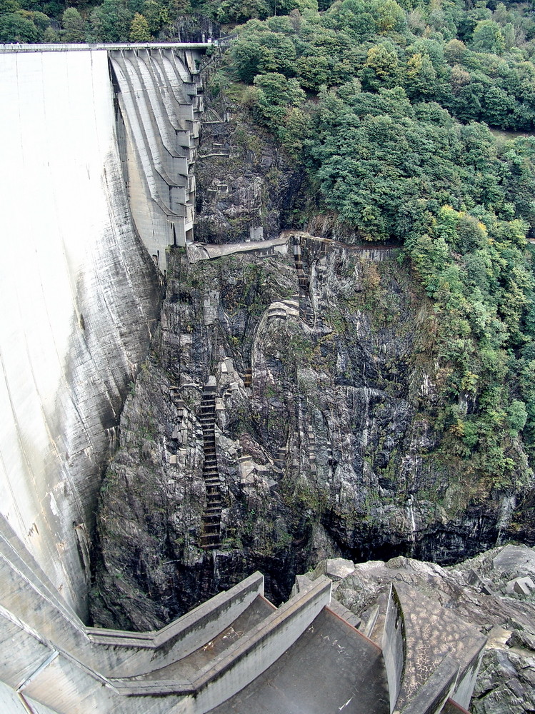 Verzasca Staumauer