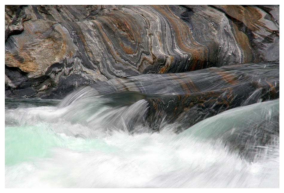 Verzasca stones