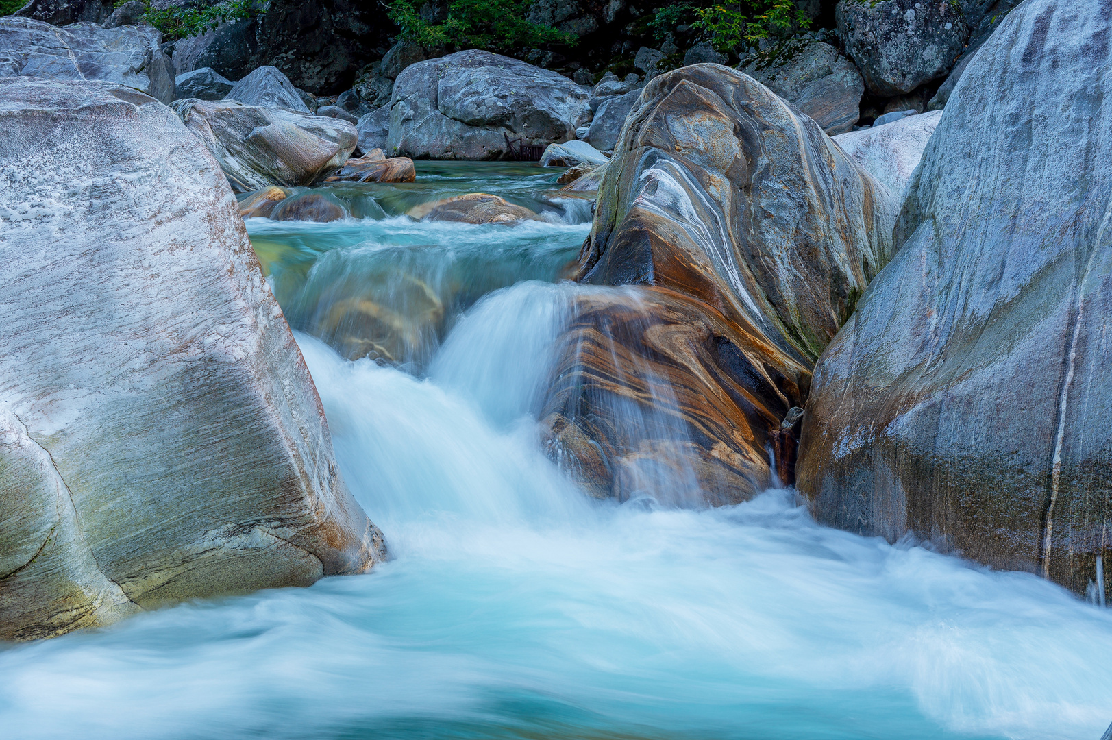 Verzasca, Wasser und Granit