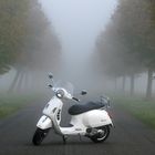 Vespa im Nebel