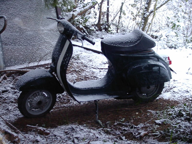 vespa im schnee