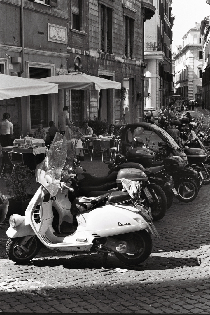 Vespa in Rom