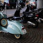 Vespa mit seinen jungen Brüder zusammen. Test neue Canon Objektiv EF-S15-85mm f/3.5-5.6 IS USM