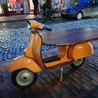 Vespa Roller als Tisch