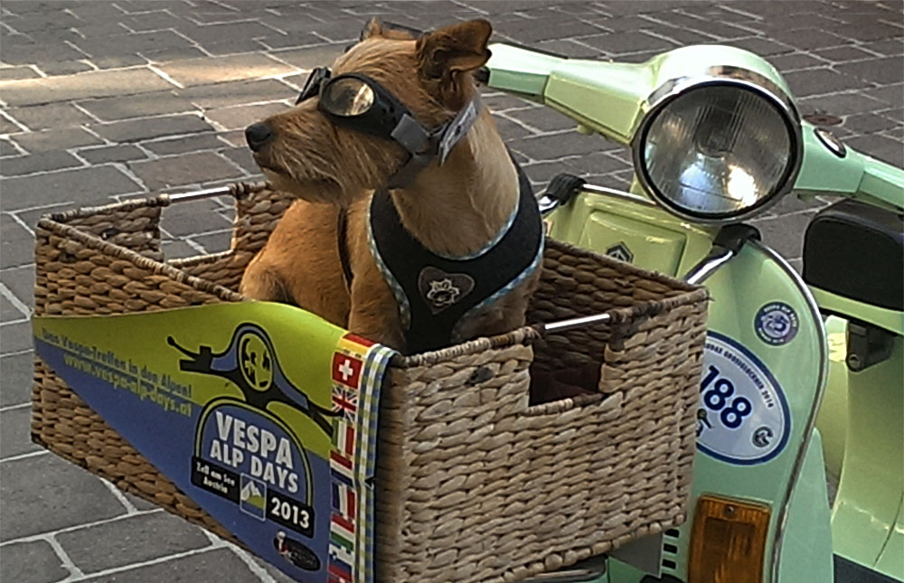 Vespa-Treffen in den Alpen