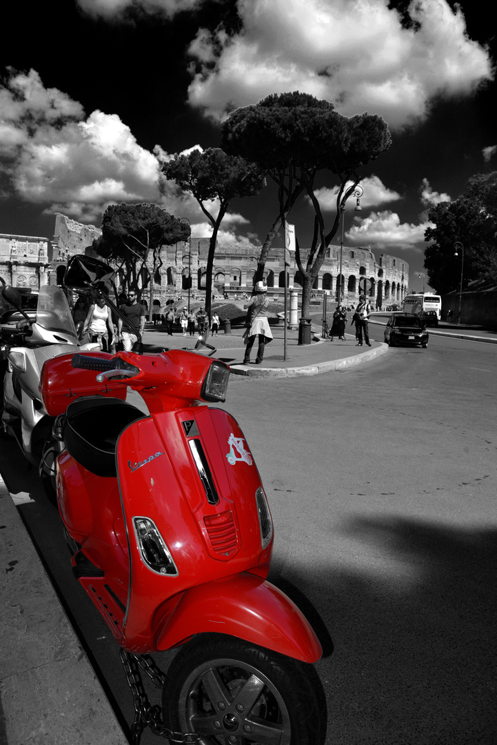 Vespa trifft Colosseum