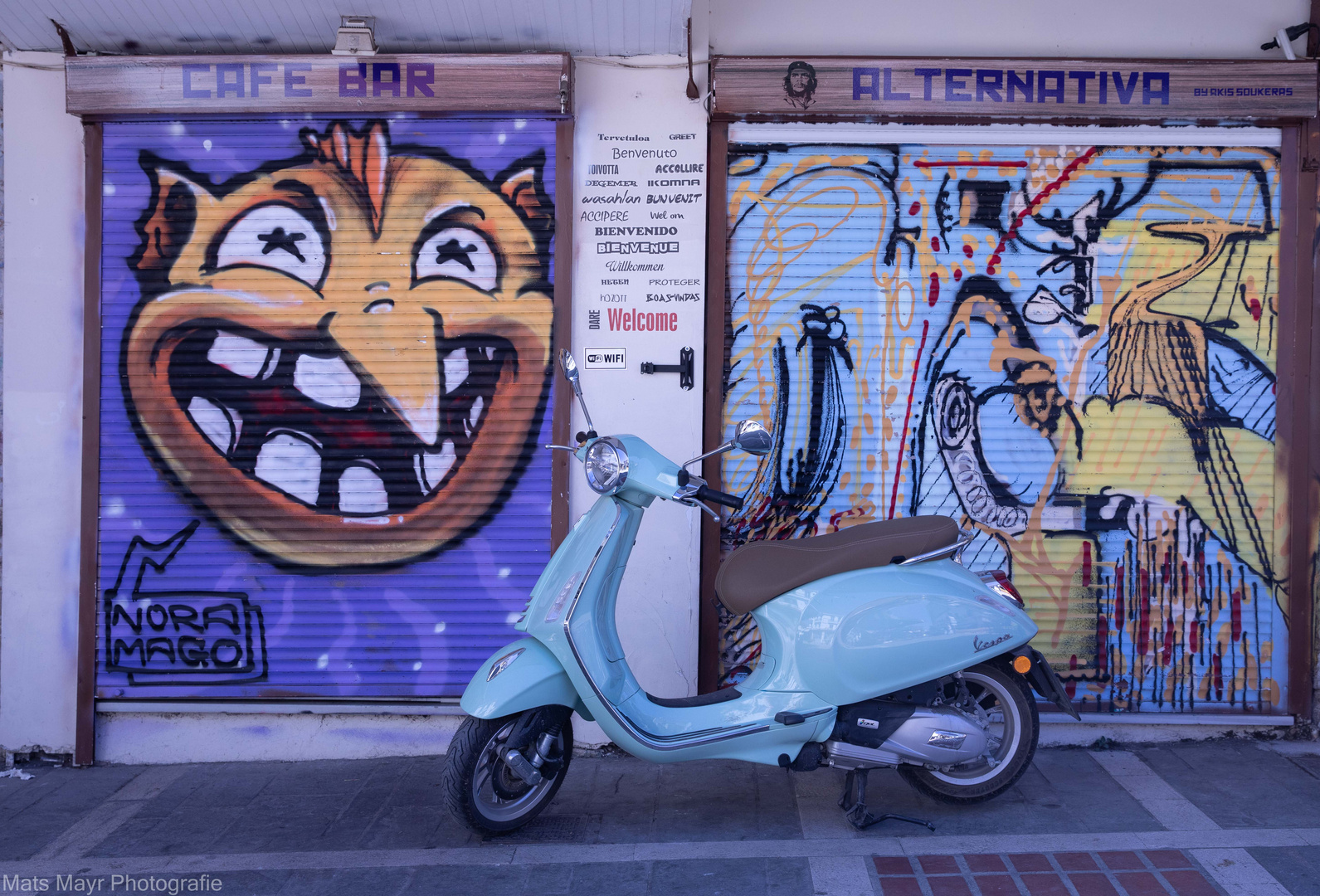 Vespa vor Graffiti