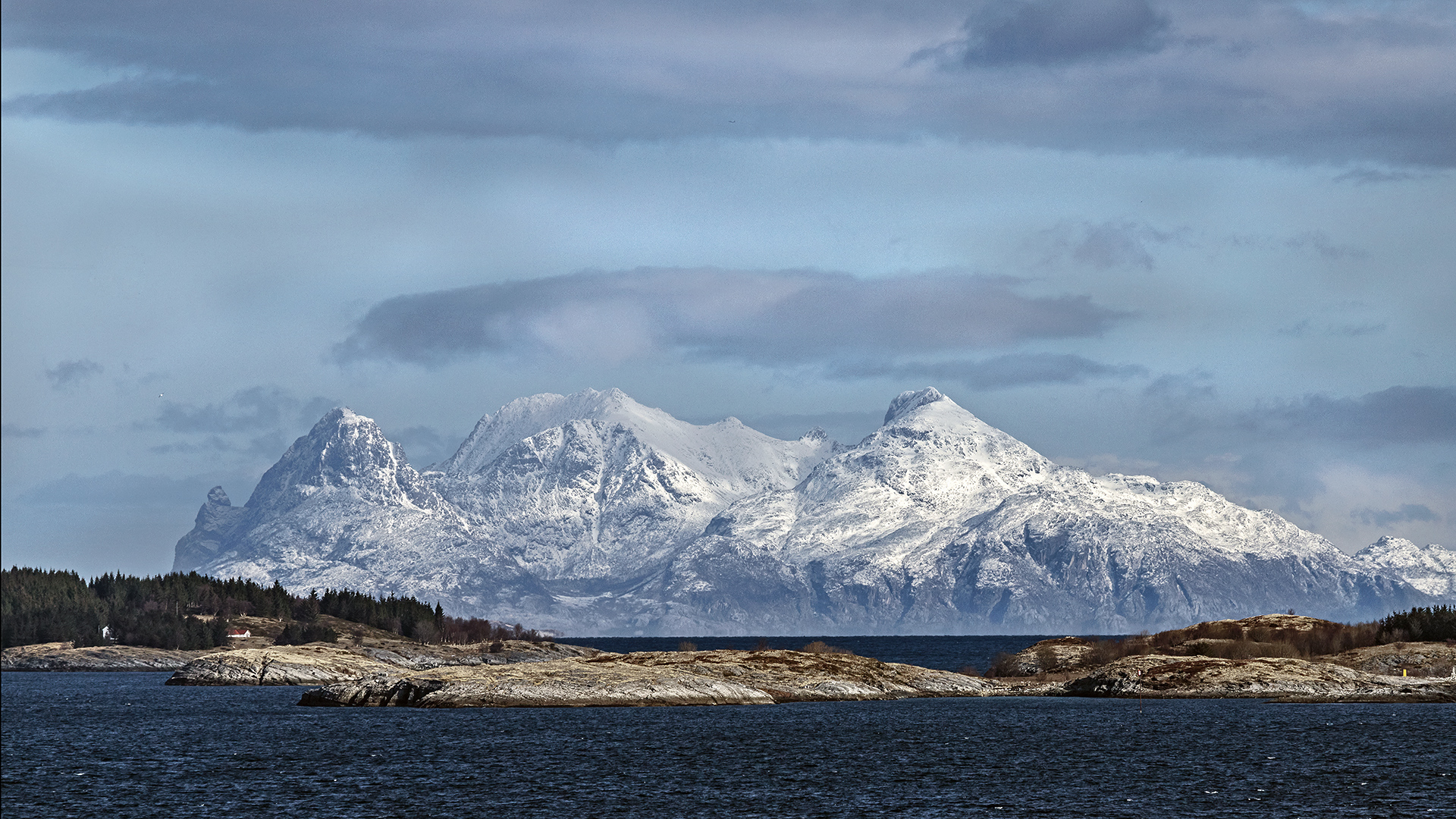 VESTFJORD, Überfahrt von Bodo nach Svolvaer, Lofoten