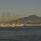 Vesuv, davor Royal Clipper (li.) & Pacific Princess