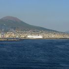 Vesuvio vom Hafen von Neapel aus.