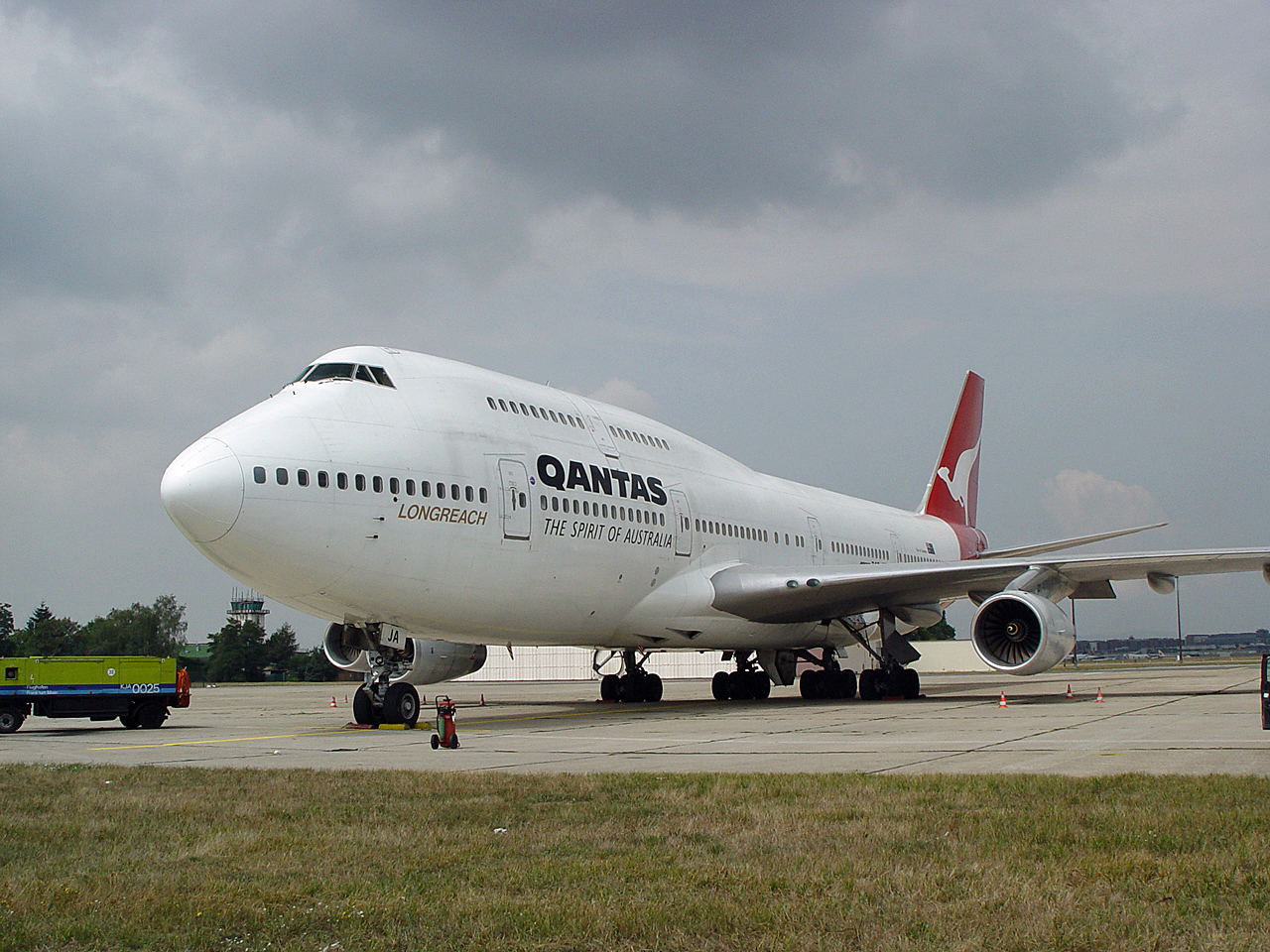 VH-OJA  Boeing 747-438, Longreach