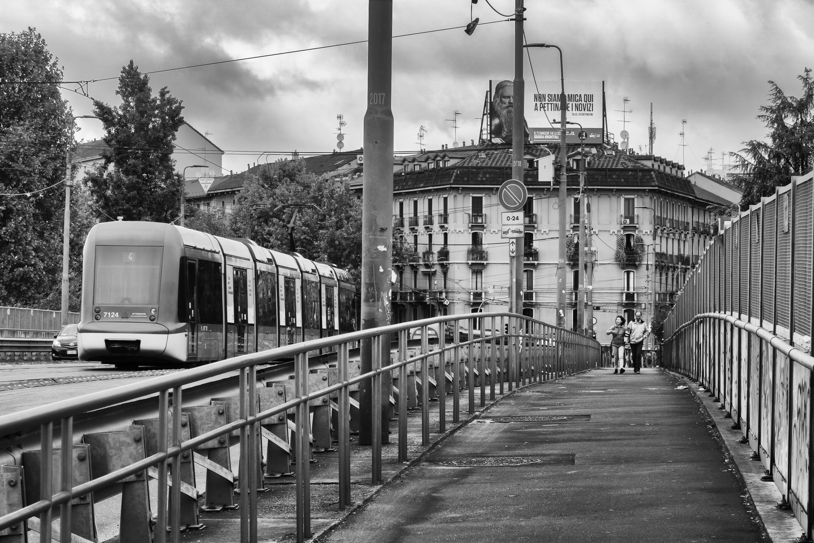 Via Carlo Farini, Milano