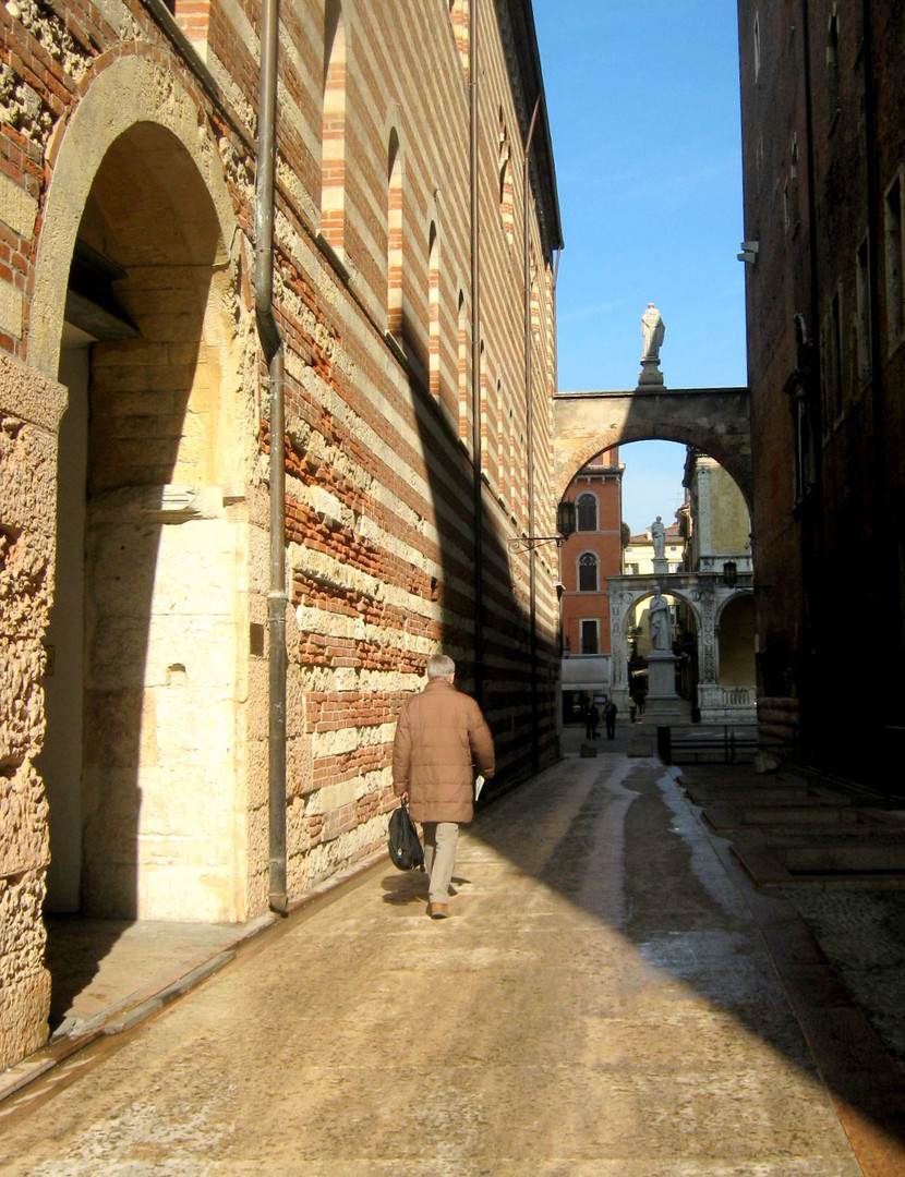 Via Dante Alighieri...Verona