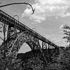 Viaduc de Garabit in schwarz-weiß