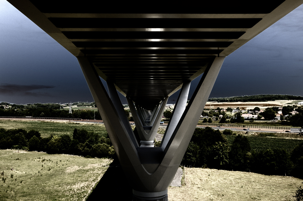 Viaduc de la Savoureuse sur la ligne LGV Rhin-Rhône.