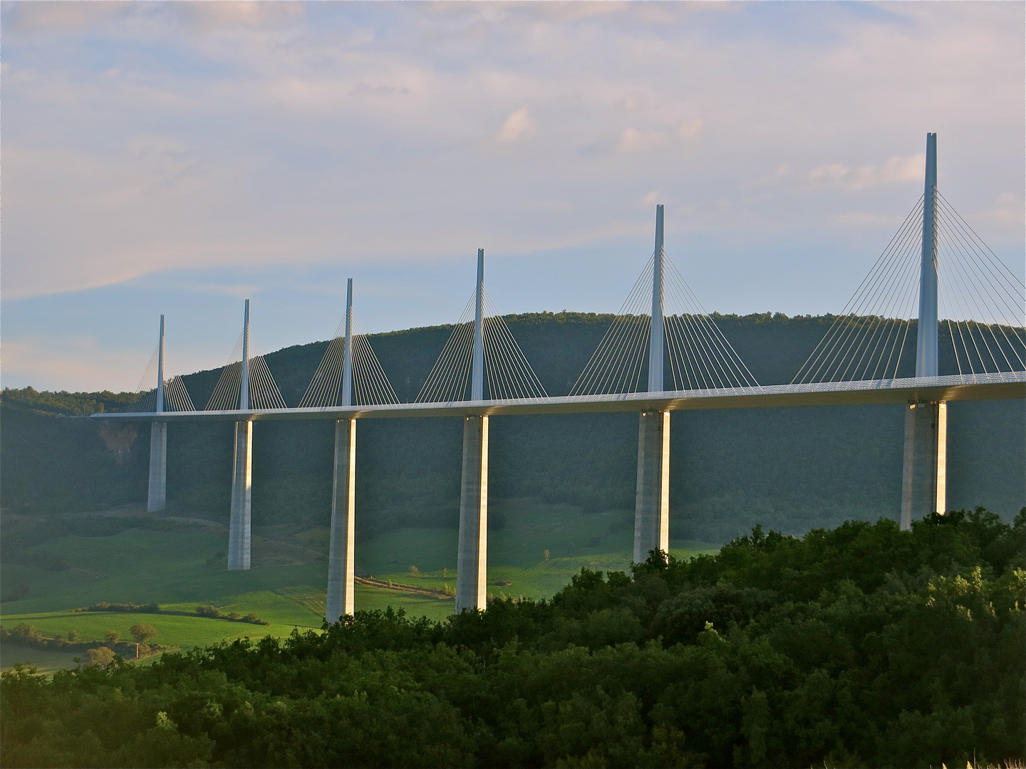 ... Viaduc de Millau /1 !!!...