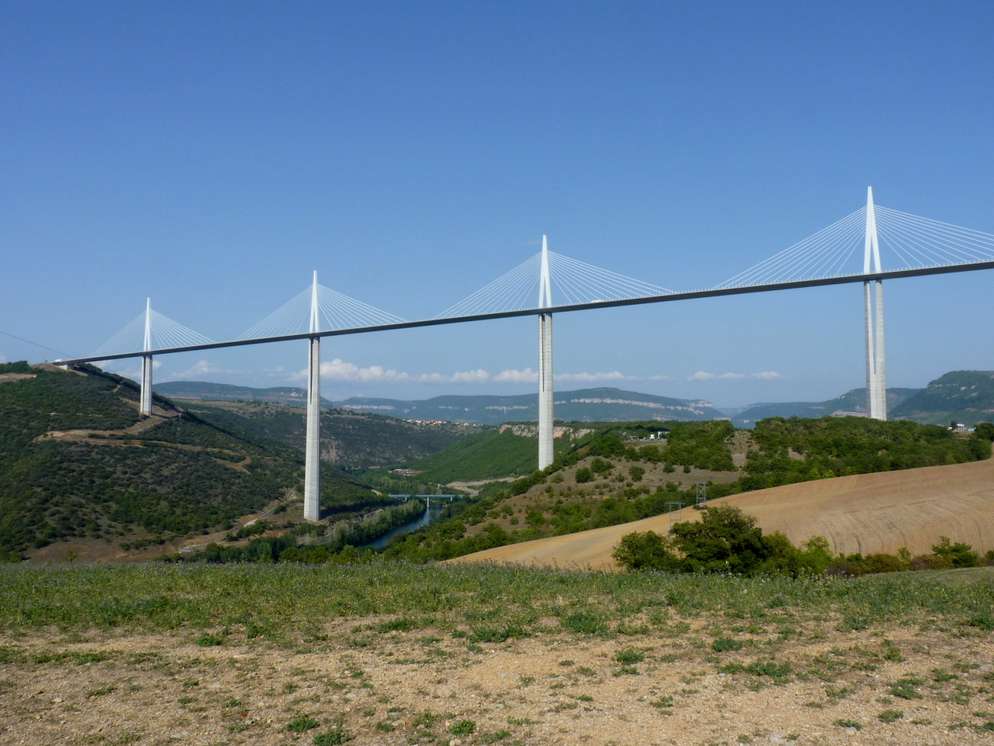 VIADUC - de - MILLAU - 2 -