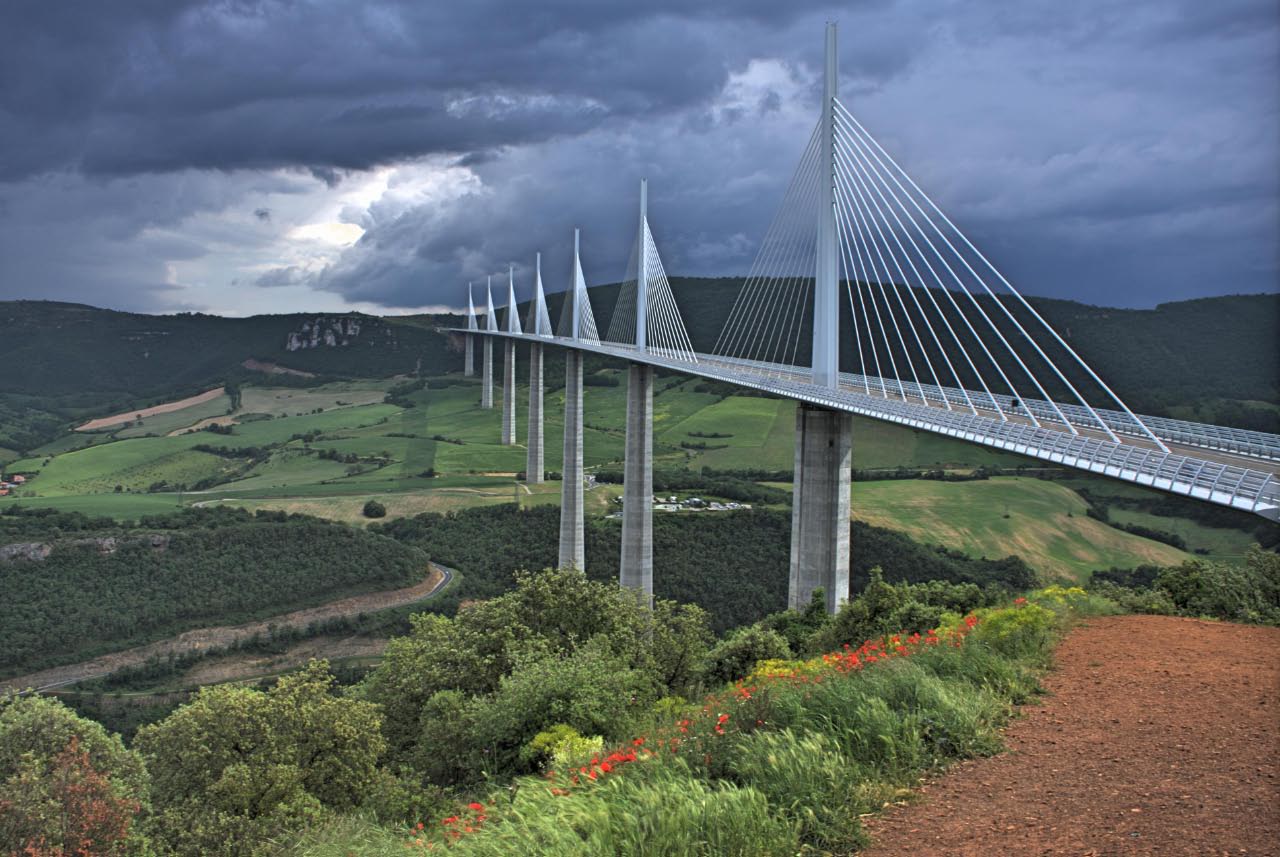 Bilder von Viaduc de Millau: Zeichnen lernen mit einer atemberaubenden Brücke!