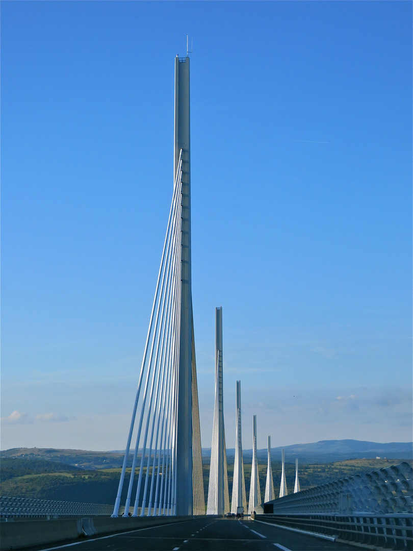 ... Viaduc de Millau !!!...