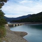 VIADUC SUBMERGE DANS LE LAC DE SERRE-PONCON