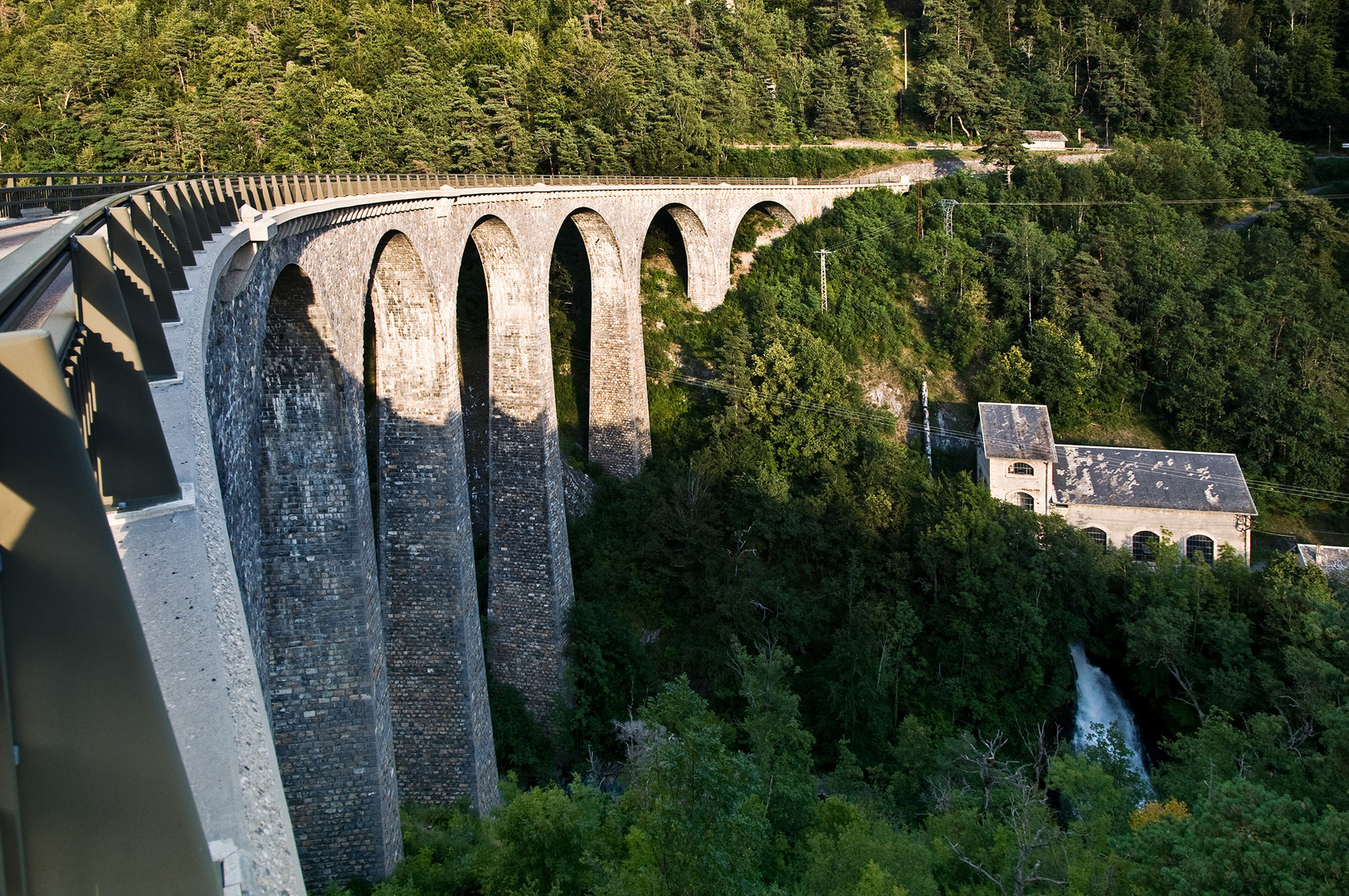 Viaduc sur la Bonne