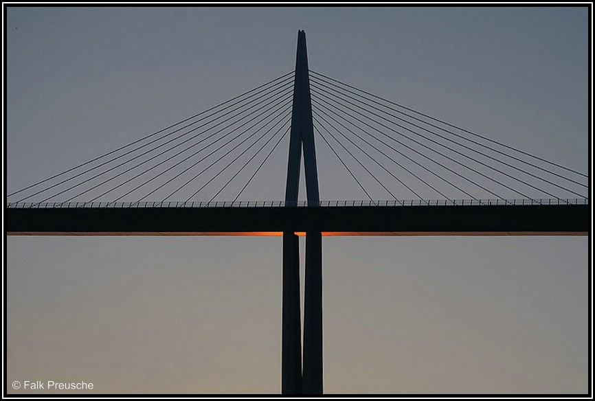 Viaduct Millau gerade