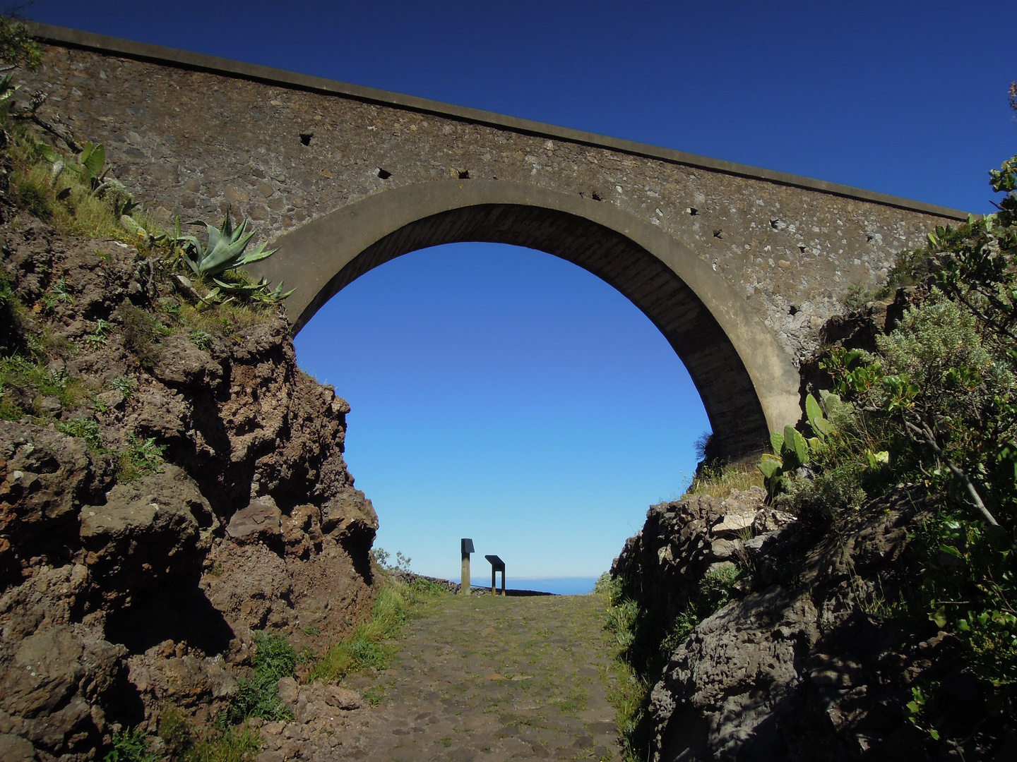 Viadukt bei Arure ...