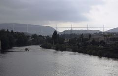 Viadukt, gesehen von Millau