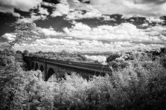 Viadukt mit Blick ins Isergebirge