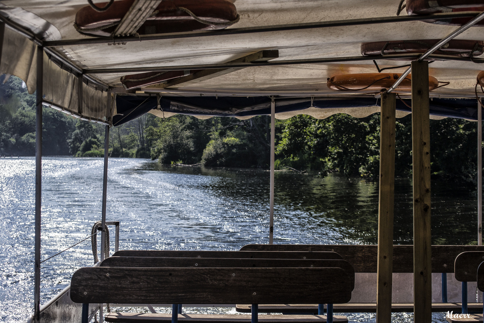 Viajando en catamarán por El Rio Miño